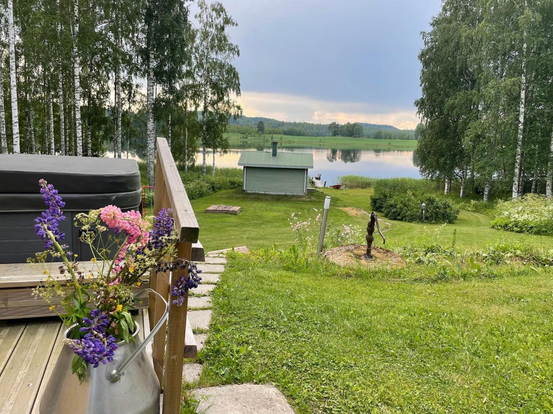 Jacuzzi Niemelae Villa Melkoniemi Buitenkant foto